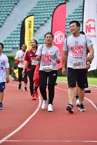 BIB: 4003, 8681
                            <button type="button" onclick="openModal(6105843)" class="btn btn-primary btn-sm float-right btn-popup" data-toggle="modal" data-target=".modal-high-quality">
                        <i class="fas fa-shopping-cart"></i> Add to Cart
                    </button>
                                            <button type="button" onclick="isThisMe(6105843, true)" class="btn btn-success btn-sm float-right btn-popup btn-isme hidden" data-toggle="tooltip" data-placement="bottom" title="นี่คือรูปของคุณใช่ไหม คลิกที่นี่เพื่อเอาเข้าอัลบั้ม">
                        <i class="fas fa-plus"></i> Add to album
                    </button>
                    <button type="button" onclick="isThisMe(6105843, false)" class="btn btn-warning btn-sm float-right btn-popup btn-isnotme hidden">
                        <i class="fas fa-ban"></i> Remove from album
                    </button>