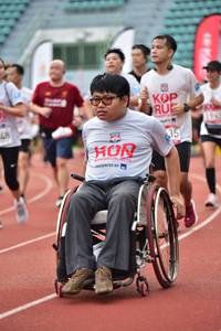 BIB: 201
                            <button type="button" onclick="openModal(6105921)" class="btn btn-primary btn-sm float-right btn-popup" data-toggle="modal" data-target=".modal-high-quality">
                        <i class="fas fa-shopping-cart"></i> Add to Cart
                    </button>
                                            <button type="button" onclick="isThisMe(6105921, true)" class="btn btn-success btn-sm float-right btn-popup btn-isme hidden" data-toggle="tooltip" data-placement="bottom" title="นี่คือรูปของคุณใช่ไหม คลิกที่นี่เพื่อเอาเข้าอัลบั้ม">
                        <i class="fas fa-plus"></i> Add to album
                    </button>
                    <button type="button" onclick="isThisMe(6105921, false)" class="btn btn-warning btn-sm float-right btn-popup btn-isnotme hidden">
                        <i class="fas fa-ban"></i> Remove from album
                    </button>