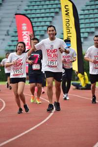 BIB: 498, 1120, 1952
                            <button type="button" onclick="openModal(6106046)" class="btn btn-primary btn-sm float-right btn-popup" data-toggle="modal" data-target=".modal-high-quality">
                        <i class="fas fa-shopping-cart"></i> Add to Cart
                    </button>
                                            <button type="button" onclick="isThisMe(6106046, true)" class="btn btn-success btn-sm float-right btn-popup btn-isme hidden" data-toggle="tooltip" data-placement="bottom" title="นี่คือรูปของคุณใช่ไหม คลิกที่นี่เพื่อเอาเข้าอัลบั้ม">
                        <i class="fas fa-plus"></i> Add to album
                    </button>
                    <button type="button" onclick="isThisMe(6106046, false)" class="btn btn-warning btn-sm float-right btn-popup btn-isnotme hidden">
                        <i class="fas fa-ban"></i> Remove from album
                    </button>