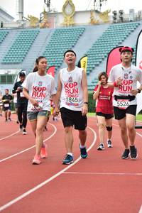 BIB: 1845, 5526
                            <button type="button" onclick="openModal(6105854)" class="btn btn-primary btn-sm float-right btn-popup" data-toggle="modal" data-target=".modal-high-quality">
                        <i class="fas fa-shopping-cart"></i> Add to Cart
                    </button>
                                            <button type="button" onclick="isThisMe(6105854, true)" class="btn btn-success btn-sm float-right btn-popup btn-isme hidden" data-toggle="tooltip" data-placement="bottom" title="นี่คือรูปของคุณใช่ไหม คลิกที่นี่เพื่อเอาเข้าอัลบั้ม">
                        <i class="fas fa-plus"></i> Add to album
                    </button>
                    <button type="button" onclick="isThisMe(6105854, false)" class="btn btn-warning btn-sm float-right btn-popup btn-isnotme hidden">
                        <i class="fas fa-ban"></i> Remove from album
                    </button>