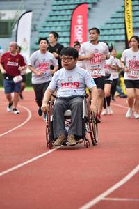 BIB: 2635, 1188, 1111
                            <button type="button" onclick="openModal(6105912)" class="btn btn-primary btn-sm float-right btn-popup" data-toggle="modal" data-target=".modal-high-quality">
                        <i class="fas fa-shopping-cart"></i> Add to Cart
                    </button>
                                            <button type="button" onclick="isThisMe(6105912, true)" class="btn btn-success btn-sm float-right btn-popup btn-isme hidden" data-toggle="tooltip" data-placement="bottom" title="นี่คือรูปของคุณใช่ไหม คลิกที่นี่เพื่อเอาเข้าอัลบั้ม">
                        <i class="fas fa-plus"></i> Add to album
                    </button>
                    <button type="button" onclick="isThisMe(6105912, false)" class="btn btn-warning btn-sm float-right btn-popup btn-isnotme hidden">
                        <i class="fas fa-ban"></i> Remove from album
                    </button>