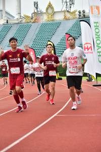 BIB: 2480, 167, 5839, 1518
                            <button type="button" onclick="openModal(6106337)" class="btn btn-primary btn-sm float-right btn-popup" data-toggle="modal" data-target=".modal-high-quality">
                        <i class="fas fa-shopping-cart"></i> Add to Cart
                    </button>
                                            <button type="button" onclick="isThisMe(6106337, true)" class="btn btn-success btn-sm float-right btn-popup btn-isme hidden" data-toggle="tooltip" data-placement="bottom" title="นี่คือรูปของคุณใช่ไหม คลิกที่นี่เพื่อเอาเข้าอัลบั้ม">
                        <i class="fas fa-plus"></i> Add to album
                    </button>
                    <button type="button" onclick="isThisMe(6106337, false)" class="btn btn-warning btn-sm float-right btn-popup btn-isnotme hidden">
                        <i class="fas fa-ban"></i> Remove from album
                    </button>