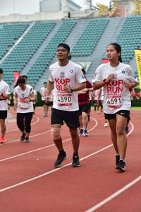 BIB: 4590, 4591, 4382
                            <button type="button" onclick="openModal(6106293)" class="btn btn-primary btn-sm float-right btn-popup" data-toggle="modal" data-target=".modal-high-quality">
                        <i class="fas fa-shopping-cart"></i> Add to Cart
                    </button>
                                            <button type="button" onclick="isThisMe(6106293, true)" class="btn btn-success btn-sm float-right btn-popup btn-isme hidden" data-toggle="tooltip" data-placement="bottom" title="นี่คือรูปของคุณใช่ไหม คลิกที่นี่เพื่อเอาเข้าอัลบั้ม">
                        <i class="fas fa-plus"></i> Add to album
                    </button>
                    <button type="button" onclick="isThisMe(6106293, false)" class="btn btn-warning btn-sm float-right btn-popup btn-isnotme hidden">
                        <i class="fas fa-ban"></i> Remove from album
                    </button>