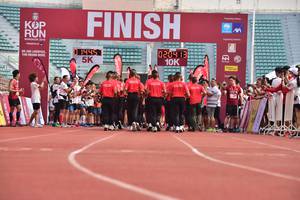 BIB: 201, 1445, 020413
                            <button type="button" onclick="openModal(6107691)" class="btn btn-primary btn-sm float-right btn-popup" data-toggle="modal" data-target=".modal-high-quality">
                        <i class="fas fa-shopping-cart"></i> Add to Cart
                    </button>
                                            <button type="button" onclick="isThisMe(6107691, true)" class="btn btn-success btn-sm float-right btn-popup btn-isme hidden" data-toggle="tooltip" data-placement="bottom" title="นี่คือรูปของคุณใช่ไหม คลิกที่นี่เพื่อเอาเข้าอัลบั้ม">
                        <i class="fas fa-plus"></i> Add to album
                    </button>
                    <button type="button" onclick="isThisMe(6107691, false)" class="btn btn-warning btn-sm float-right btn-popup btn-isnotme hidden">
                        <i class="fas fa-ban"></i> Remove from album
                    </button>