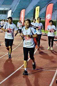 BIB: 909, 7892, 6465, 201, 6233
                            <button type="button" onclick="openModal(6078310)" class="btn btn-primary btn-sm float-right btn-popup" data-toggle="modal" data-target=".modal-high-quality">
                        <i class="fas fa-shopping-cart"></i> Add to Cart
                    </button>
                                            <button type="button" onclick="isThisMe(6078310, true)" class="btn btn-success btn-sm float-right btn-popup btn-isme hidden" data-toggle="tooltip" data-placement="bottom" title="นี่คือรูปของคุณใช่ไหม คลิกที่นี่เพื่อเอาเข้าอัลบั้ม">
                        <i class="fas fa-plus"></i> Add to album
                    </button>
                    <button type="button" onclick="isThisMe(6078310, false)" class="btn btn-warning btn-sm float-right btn-popup btn-isnotme hidden">
                        <i class="fas fa-ban"></i> Remove from album
                    </button>