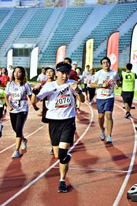 BIB: 2748, 8561, 2076
                            <button type="button" onclick="openModal(6078236)" class="btn btn-primary btn-sm float-right btn-popup" data-toggle="modal" data-target=".modal-high-quality">
                        <i class="fas fa-shopping-cart"></i> Add to Cart
                    </button>
                                            <button type="button" onclick="isThisMe(6078236, true)" class="btn btn-success btn-sm float-right btn-popup btn-isme hidden" data-toggle="tooltip" data-placement="bottom" title="นี่คือรูปของคุณใช่ไหม คลิกที่นี่เพื่อเอาเข้าอัลบั้ม">
                        <i class="fas fa-plus"></i> Add to album
                    </button>
                    <button type="button" onclick="isThisMe(6078236, false)" class="btn btn-warning btn-sm float-right btn-popup btn-isnotme hidden">
                        <i class="fas fa-ban"></i> Remove from album
                    </button>