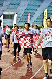 BIB: 8450
                            <button type="button" onclick="openModal(6078000)" class="btn btn-primary btn-sm float-right btn-popup" data-toggle="modal" data-target=".modal-high-quality">
                        <i class="fas fa-shopping-cart"></i> Add to Cart
                    </button>
                                            <button type="button" onclick="isThisMe(6078000, true)" class="btn btn-success btn-sm float-right btn-popup btn-isme hidden" data-toggle="tooltip" data-placement="bottom" title="นี่คือรูปของคุณใช่ไหม คลิกที่นี่เพื่อเอาเข้าอัลบั้ม">
                        <i class="fas fa-plus"></i> Add to album
                    </button>
                    <button type="button" onclick="isThisMe(6078000, false)" class="btn btn-warning btn-sm float-right btn-popup btn-isnotme hidden">
                        <i class="fas fa-ban"></i> Remove from album
                    </button>