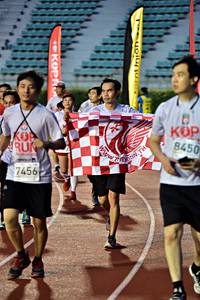 BIB: 8450, 7456
                            <button type="button" onclick="openModal(6078001)" class="btn btn-primary btn-sm float-right btn-popup" data-toggle="modal" data-target=".modal-high-quality">
                        <i class="fas fa-shopping-cart"></i> Add to Cart
                    </button>
                                            <button type="button" onclick="isThisMe(6078001, true)" class="btn btn-success btn-sm float-right btn-popup btn-isme hidden" data-toggle="tooltip" data-placement="bottom" title="นี่คือรูปของคุณใช่ไหม คลิกที่นี่เพื่อเอาเข้าอัลบั้ม">
                        <i class="fas fa-plus"></i> Add to album
                    </button>
                    <button type="button" onclick="isThisMe(6078001, false)" class="btn btn-warning btn-sm float-right btn-popup btn-isnotme hidden">
                        <i class="fas fa-ban"></i> Remove from album
                    </button>