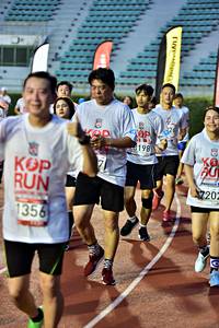 BIB: 198, 2202, 1356
                            <button type="button" onclick="openModal(6078219)" class="btn btn-primary btn-sm float-right btn-popup" data-toggle="modal" data-target=".modal-high-quality">
                        <i class="fas fa-shopping-cart"></i> Add to Cart
                    </button>
                                            <button type="button" onclick="isThisMe(6078219, true)" class="btn btn-success btn-sm float-right btn-popup btn-isme hidden" data-toggle="tooltip" data-placement="bottom" title="นี่คือรูปของคุณใช่ไหม คลิกที่นี่เพื่อเอาเข้าอัลบั้ม">
                        <i class="fas fa-plus"></i> Add to album
                    </button>
                    <button type="button" onclick="isThisMe(6078219, false)" class="btn btn-warning btn-sm float-right btn-popup btn-isnotme hidden">
                        <i class="fas fa-ban"></i> Remove from album
                    </button>