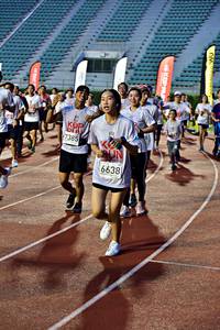 BIB: 7385, 6638
                            <button type="button" onclick="openModal(6078101)" class="btn btn-primary btn-sm float-right btn-popup" data-toggle="modal" data-target=".modal-high-quality">
                        <i class="fas fa-shopping-cart"></i> Add to Cart
                    </button>
                                            <button type="button" onclick="isThisMe(6078101, true)" class="btn btn-success btn-sm float-right btn-popup btn-isme hidden" data-toggle="tooltip" data-placement="bottom" title="นี่คือรูปของคุณใช่ไหม คลิกที่นี่เพื่อเอาเข้าอัลบั้ม">
                        <i class="fas fa-plus"></i> Add to album
                    </button>
                    <button type="button" onclick="isThisMe(6078101, false)" class="btn btn-warning btn-sm float-right btn-popup btn-isnotme hidden">
                        <i class="fas fa-ban"></i> Remove from album
                    </button>