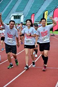 BIB: 6812, 6811, 6810
                            <button type="button" onclick="openModal(6078785)" class="btn btn-primary btn-sm float-right btn-popup" data-toggle="modal" data-target=".modal-high-quality">
                        <i class="fas fa-shopping-cart"></i> Add to Cart
                    </button>
                                            <button type="button" onclick="isThisMe(6078785, true)" class="btn btn-success btn-sm float-right btn-popup btn-isme hidden" data-toggle="tooltip" data-placement="bottom" title="นี่คือรูปของคุณใช่ไหม คลิกที่นี่เพื่อเอาเข้าอัลบั้ม">
                        <i class="fas fa-plus"></i> Add to album
                    </button>
                    <button type="button" onclick="isThisMe(6078785, false)" class="btn btn-warning btn-sm float-right btn-popup btn-isnotme hidden">
                        <i class="fas fa-ban"></i> Remove from album
                    </button>