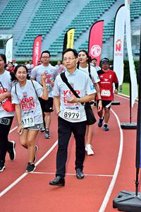 BIB: 2422, 8979, 6113
                            <button type="button" onclick="openModal(6078692)" class="btn btn-primary btn-sm float-right btn-popup" data-toggle="modal" data-target=".modal-high-quality">
                        <i class="fas fa-shopping-cart"></i> Add to Cart
                    </button>
                                            <button type="button" onclick="isThisMe(6078692, true)" class="btn btn-success btn-sm float-right btn-popup btn-isme hidden" data-toggle="tooltip" data-placement="bottom" title="นี่คือรูปของคุณใช่ไหม คลิกที่นี่เพื่อเอาเข้าอัลบั้ม">
                        <i class="fas fa-plus"></i> Add to album
                    </button>
                    <button type="button" onclick="isThisMe(6078692, false)" class="btn btn-warning btn-sm float-right btn-popup btn-isnotme hidden">
                        <i class="fas fa-ban"></i> Remove from album
                    </button>