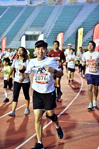 BIB: 2748, 2076
                            <button type="button" onclick="openModal(6078237)" class="btn btn-primary btn-sm float-right btn-popup" data-toggle="modal" data-target=".modal-high-quality">
                        <i class="fas fa-shopping-cart"></i> Add to Cart
                    </button>
                                            <button type="button" onclick="isThisMe(6078237, true)" class="btn btn-success btn-sm float-right btn-popup btn-isme hidden" data-toggle="tooltip" data-placement="bottom" title="นี่คือรูปของคุณใช่ไหม คลิกที่นี่เพื่อเอาเข้าอัลบั้ม">
                        <i class="fas fa-plus"></i> Add to album
                    </button>
                    <button type="button" onclick="isThisMe(6078237, false)" class="btn btn-warning btn-sm float-right btn-popup btn-isnotme hidden">
                        <i class="fas fa-ban"></i> Remove from album
                    </button>