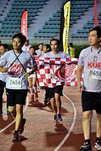 BIB: 8450, 7456
                            <button type="button" onclick="openModal(6077997)" class="btn btn-primary btn-sm float-right btn-popup" data-toggle="modal" data-target=".modal-high-quality">
                        <i class="fas fa-shopping-cart"></i> Add to Cart
                    </button>
                                            <button type="button" onclick="isThisMe(6077997, true)" class="btn btn-success btn-sm float-right btn-popup btn-isme hidden" data-toggle="tooltip" data-placement="bottom" title="นี่คือรูปของคุณใช่ไหม คลิกที่นี่เพื่อเอาเข้าอัลบั้ม">
                        <i class="fas fa-plus"></i> Add to album
                    </button>
                    <button type="button" onclick="isThisMe(6077997, false)" class="btn btn-warning btn-sm float-right btn-popup btn-isnotme hidden">
                        <i class="fas fa-ban"></i> Remove from album
                    </button>