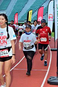 BIB: 446, 2422, 7619, 8244
                            <button type="button" onclick="openModal(6078696)" class="btn btn-primary btn-sm float-right btn-popup" data-toggle="modal" data-target=".modal-high-quality">
                        <i class="fas fa-shopping-cart"></i> Add to Cart
                    </button>
                                            <button type="button" onclick="isThisMe(6078696, true)" class="btn btn-success btn-sm float-right btn-popup btn-isme hidden" data-toggle="tooltip" data-placement="bottom" title="นี่คือรูปของคุณใช่ไหม คลิกที่นี่เพื่อเอาเข้าอัลบั้ม">
                        <i class="fas fa-plus"></i> Add to album
                    </button>
                    <button type="button" onclick="isThisMe(6078696, false)" class="btn btn-warning btn-sm float-right btn-popup btn-isnotme hidden">
                        <i class="fas fa-ban"></i> Remove from album
                    </button>