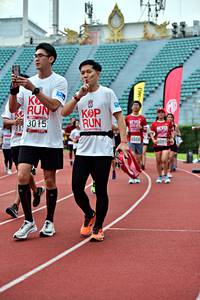 BIB: 3015, 6558, 559
                            <button type="button" onclick="openModal(6098860)" class="btn btn-primary btn-sm float-right btn-popup" data-toggle="modal" data-target=".modal-high-quality">
                        <i class="fas fa-shopping-cart"></i> Add to Cart
                    </button>
                                            <button type="button" onclick="isThisMe(6098860, true)" class="btn btn-success btn-sm float-right btn-popup btn-isme hidden" data-toggle="tooltip" data-placement="bottom" title="นี่คือรูปของคุณใช่ไหม คลิกที่นี่เพื่อเอาเข้าอัลบั้ม">
                        <i class="fas fa-plus"></i> Add to album
                    </button>
                    <button type="button" onclick="isThisMe(6098860, false)" class="btn btn-warning btn-sm float-right btn-popup btn-isnotme hidden">
                        <i class="fas fa-ban"></i> Remove from album
                    </button>