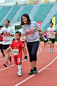 BIB: 2427, 7606
                            <button type="button" onclick="openModal(6099032)" class="btn btn-primary btn-sm float-right btn-popup" data-toggle="modal" data-target=".modal-high-quality">
                        <i class="fas fa-shopping-cart"></i> Add to Cart
                    </button>
                                            <button type="button" onclick="isThisMe(6099032, true)" class="btn btn-success btn-sm float-right btn-popup btn-isme hidden" data-toggle="tooltip" data-placement="bottom" title="นี่คือรูปของคุณใช่ไหม คลิกที่นี่เพื่อเอาเข้าอัลบั้ม">
                        <i class="fas fa-plus"></i> Add to album
                    </button>
                    <button type="button" onclick="isThisMe(6099032, false)" class="btn btn-warning btn-sm float-right btn-popup btn-isnotme hidden">
                        <i class="fas fa-ban"></i> Remove from album
                    </button>