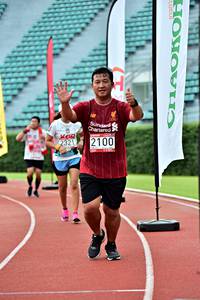 BIB: 2321, 2100
                            <button type="button" onclick="openModal(6099593)" class="btn btn-primary btn-sm float-right btn-popup" data-toggle="modal" data-target=".modal-high-quality">
                        <i class="fas fa-shopping-cart"></i> Add to Cart
                    </button>
                                            <button type="button" onclick="isThisMe(6099593, true)" class="btn btn-success btn-sm float-right btn-popup btn-isme hidden" data-toggle="tooltip" data-placement="bottom" title="นี่คือรูปของคุณใช่ไหม คลิกที่นี่เพื่อเอาเข้าอัลบั้ม">
                        <i class="fas fa-plus"></i> Add to album
                    </button>
                    <button type="button" onclick="isThisMe(6099593, false)" class="btn btn-warning btn-sm float-right btn-popup btn-isnotme hidden">
                        <i class="fas fa-ban"></i> Remove from album
                    </button>