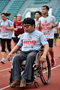 BIB: 635, 2019
                            <button type="button" onclick="openModal(6099549)" class="btn btn-primary btn-sm float-right btn-popup" data-toggle="modal" data-target=".modal-high-quality">
                        <i class="fas fa-shopping-cart"></i> Add to Cart
                    </button>
                                            <button type="button" onclick="isThisMe(6099549, true)" class="btn btn-success btn-sm float-right btn-popup btn-isme hidden" data-toggle="tooltip" data-placement="bottom" title="นี่คือรูปของคุณใช่ไหม คลิกที่นี่เพื่อเอาเข้าอัลบั้ม">
                        <i class="fas fa-plus"></i> Add to album
                    </button>
                    <button type="button" onclick="isThisMe(6099549, false)" class="btn btn-warning btn-sm float-right btn-popup btn-isnotme hidden">
                        <i class="fas fa-ban"></i> Remove from album
                    </button>