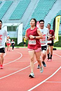 BIB: 201, 1165, 122278
                            <button type="button" onclick="openModal(6098972)" class="btn btn-primary btn-sm float-right btn-popup" data-toggle="modal" data-target=".modal-high-quality">
                        <i class="fas fa-shopping-cart"></i> Add to Cart
                    </button>
                                            <button type="button" onclick="isThisMe(6098972, true)" class="btn btn-success btn-sm float-right btn-popup btn-isme hidden" data-toggle="tooltip" data-placement="bottom" title="นี่คือรูปของคุณใช่ไหม คลิกที่นี่เพื่อเอาเข้าอัลบั้ม">
                        <i class="fas fa-plus"></i> Add to album
                    </button>
                    <button type="button" onclick="isThisMe(6098972, false)" class="btn btn-warning btn-sm float-right btn-popup btn-isnotme hidden">
                        <i class="fas fa-ban"></i> Remove from album
                    </button>