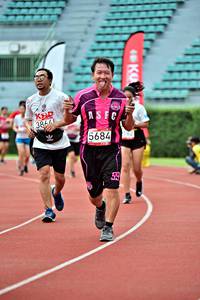 BIB: 386, 5684
                            <button type="button" onclick="openModal(6099458)" class="btn btn-primary btn-sm float-right btn-popup" data-toggle="modal" data-target=".modal-high-quality">
                        <i class="fas fa-shopping-cart"></i> Add to Cart
                    </button>
                                            <button type="button" onclick="isThisMe(6099458, true)" class="btn btn-success btn-sm float-right btn-popup btn-isme hidden" data-toggle="tooltip" data-placement="bottom" title="นี่คือรูปของคุณใช่ไหม คลิกที่นี่เพื่อเอาเข้าอัลบั้ม">
                        <i class="fas fa-plus"></i> Add to album
                    </button>
                    <button type="button" onclick="isThisMe(6099458, false)" class="btn btn-warning btn-sm float-right btn-popup btn-isnotme hidden">
                        <i class="fas fa-ban"></i> Remove from album
                    </button>