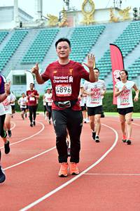 BIB: 4896, 5891, 5892
                            <button type="button" onclick="openModal(6099731)" class="btn btn-primary btn-sm float-right btn-popup" data-toggle="modal" data-target=".modal-high-quality">
                        <i class="fas fa-shopping-cart"></i> Add to Cart
                    </button>
                                            <button type="button" onclick="isThisMe(6099731, true)" class="btn btn-success btn-sm float-right btn-popup btn-isme hidden" data-toggle="tooltip" data-placement="bottom" title="นี่คือรูปของคุณใช่ไหม คลิกที่นี่เพื่อเอาเข้าอัลบั้ม">
                        <i class="fas fa-plus"></i> Add to album
                    </button>
                    <button type="button" onclick="isThisMe(6099731, false)" class="btn btn-warning btn-sm float-right btn-popup btn-isnotme hidden">
                        <i class="fas fa-ban"></i> Remove from album
                    </button>