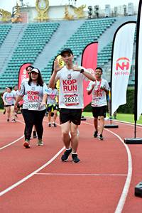 BIB: 6380, 201, 2826, 002
                            <button type="button" onclick="openModal(6099186)" class="btn btn-primary btn-sm float-right btn-popup" data-toggle="modal" data-target=".modal-high-quality">
                        <i class="fas fa-shopping-cart"></i> Add to Cart
                    </button>
                                            <button type="button" onclick="isThisMe(6099186, true)" class="btn btn-success btn-sm float-right btn-popup btn-isme hidden" data-toggle="tooltip" data-placement="bottom" title="นี่คือรูปของคุณใช่ไหม คลิกที่นี่เพื่อเอาเข้าอัลบั้ม">
                        <i class="fas fa-plus"></i> Add to album
                    </button>
                    <button type="button" onclick="isThisMe(6099186, false)" class="btn btn-warning btn-sm float-right btn-popup btn-isnotme hidden">
                        <i class="fas fa-ban"></i> Remove from album
                    </button>