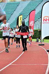 BIB: 3880, 8513, 1869
                            <button type="button" onclick="openModal(6098897)" class="btn btn-primary btn-sm float-right btn-popup" data-toggle="modal" data-target=".modal-high-quality">
                        <i class="fas fa-shopping-cart"></i> Add to Cart
                    </button>
                                            <button type="button" onclick="isThisMe(6098897, true)" class="btn btn-success btn-sm float-right btn-popup btn-isme hidden" data-toggle="tooltip" data-placement="bottom" title="นี่คือรูปของคุณใช่ไหม คลิกที่นี่เพื่อเอาเข้าอัลบั้ม">
                        <i class="fas fa-plus"></i> Add to album
                    </button>
                    <button type="button" onclick="isThisMe(6098897, false)" class="btn btn-warning btn-sm float-right btn-popup btn-isnotme hidden">
                        <i class="fas fa-ban"></i> Remove from album
                    </button>