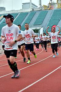 BIB: 4853, 4471, 2266
                            <button type="button" onclick="openModal(6099131)" class="btn btn-primary btn-sm float-right btn-popup" data-toggle="modal" data-target=".modal-high-quality">
                        <i class="fas fa-shopping-cart"></i> Add to Cart
                    </button>
                                            <button type="button" onclick="isThisMe(6099131, true)" class="btn btn-success btn-sm float-right btn-popup btn-isme hidden" data-toggle="tooltip" data-placement="bottom" title="นี่คือรูปของคุณใช่ไหม คลิกที่นี่เพื่อเอาเข้าอัลบั้ม">
                        <i class="fas fa-plus"></i> Add to album
                    </button>
                    <button type="button" onclick="isThisMe(6099131, false)" class="btn btn-warning btn-sm float-right btn-popup btn-isnotme hidden">
                        <i class="fas fa-ban"></i> Remove from album
                    </button>