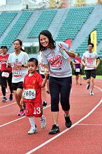 BIB: 2019, 2427, 884, 7606
                            <button type="button" onclick="openModal(6099030)" class="btn btn-primary btn-sm float-right btn-popup" data-toggle="modal" data-target=".modal-high-quality">
                        <i class="fas fa-shopping-cart"></i> Add to Cart
                    </button>
                                            <button type="button" onclick="isThisMe(6099030, true)" class="btn btn-success btn-sm float-right btn-popup btn-isme hidden" data-toggle="tooltip" data-placement="bottom" title="นี่คือรูปของคุณใช่ไหม คลิกที่นี่เพื่อเอาเข้าอัลบั้ม">
                        <i class="fas fa-plus"></i> Add to album
                    </button>
                    <button type="button" onclick="isThisMe(6099030, false)" class="btn btn-warning btn-sm float-right btn-popup btn-isnotme hidden">
                        <i class="fas fa-ban"></i> Remove from album
                    </button>