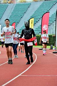 BIB: 3880, 694, 1628, 1869
                            <button type="button" onclick="openModal(6098901)" class="btn btn-primary btn-sm float-right btn-popup" data-toggle="modal" data-target=".modal-high-quality">
                        <i class="fas fa-shopping-cart"></i> Add to Cart
                    </button>
                                            <button type="button" onclick="isThisMe(6098901, true)" class="btn btn-success btn-sm float-right btn-popup btn-isme hidden" data-toggle="tooltip" data-placement="bottom" title="นี่คือรูปของคุณใช่ไหม คลิกที่นี่เพื่อเอาเข้าอัลบั้ม">
                        <i class="fas fa-plus"></i> Add to album
                    </button>
                    <button type="button" onclick="isThisMe(6098901, false)" class="btn btn-warning btn-sm float-right btn-popup btn-isnotme hidden">
                        <i class="fas fa-ban"></i> Remove from album
                    </button>