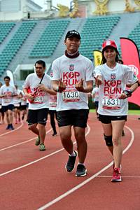 BIB: 1631, 1630, 008
                            <button type="button" onclick="openModal(6099698)" class="btn btn-primary btn-sm float-right btn-popup" data-toggle="modal" data-target=".modal-high-quality">
                        <i class="fas fa-shopping-cart"></i> Add to Cart
                    </button>
                                            <button type="button" onclick="isThisMe(6099698, true)" class="btn btn-success btn-sm float-right btn-popup btn-isme hidden" data-toggle="tooltip" data-placement="bottom" title="นี่คือรูปของคุณใช่ไหม คลิกที่นี่เพื่อเอาเข้าอัลบั้ม">
                        <i class="fas fa-plus"></i> Add to album
                    </button>
                    <button type="button" onclick="isThisMe(6099698, false)" class="btn btn-warning btn-sm float-right btn-popup btn-isnotme hidden">
                        <i class="fas fa-ban"></i> Remove from album
                    </button>