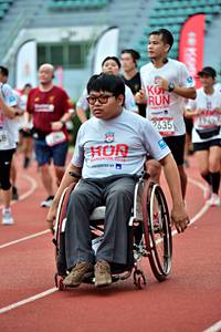 BIB: 2635
                            <button type="button" onclick="openModal(6099544)" class="btn btn-primary btn-sm float-right btn-popup" data-toggle="modal" data-target=".modal-high-quality">
                        <i class="fas fa-shopping-cart"></i> Add to Cart
                    </button>
                                            <button type="button" onclick="isThisMe(6099544, true)" class="btn btn-success btn-sm float-right btn-popup btn-isme hidden" data-toggle="tooltip" data-placement="bottom" title="นี่คือรูปของคุณใช่ไหม คลิกที่นี่เพื่อเอาเข้าอัลบั้ม">
                        <i class="fas fa-plus"></i> Add to album
                    </button>
                    <button type="button" onclick="isThisMe(6099544, false)" class="btn btn-warning btn-sm float-right btn-popup btn-isnotme hidden">
                        <i class="fas fa-ban"></i> Remove from album
                    </button>