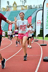 BIB: 1640, 993, 5712
                            <button type="button" onclick="openModal(6099266)" class="btn btn-primary btn-sm float-right btn-popup" data-toggle="modal" data-target=".modal-high-quality">
                        <i class="fas fa-shopping-cart"></i> Add to Cart
                    </button>
                                            <button type="button" onclick="isThisMe(6099266, true)" class="btn btn-success btn-sm float-right btn-popup btn-isme hidden" data-toggle="tooltip" data-placement="bottom" title="นี่คือรูปของคุณใช่ไหม คลิกที่นี่เพื่อเอาเข้าอัลบั้ม">
                        <i class="fas fa-plus"></i> Add to album
                    </button>
                    <button type="button" onclick="isThisMe(6099266, false)" class="btn btn-warning btn-sm float-right btn-popup btn-isnotme hidden">
                        <i class="fas fa-ban"></i> Remove from album
                    </button>