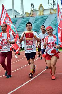 BIB: 2022, 31660
                            <button type="button" onclick="openModal(6099424)" class="btn btn-primary btn-sm float-right btn-popup" data-toggle="modal" data-target=".modal-high-quality">
                        <i class="fas fa-shopping-cart"></i> Add to Cart
                    </button>
                                            <button type="button" onclick="isThisMe(6099424, true)" class="btn btn-success btn-sm float-right btn-popup btn-isme hidden" data-toggle="tooltip" data-placement="bottom" title="นี่คือรูปของคุณใช่ไหม คลิกที่นี่เพื่อเอาเข้าอัลบั้ม">
                        <i class="fas fa-plus"></i> Add to album
                    </button>
                    <button type="button" onclick="isThisMe(6099424, false)" class="btn btn-warning btn-sm float-right btn-popup btn-isnotme hidden">
                        <i class="fas fa-ban"></i> Remove from album
                    </button>