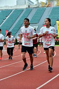 BIB: 4590, 4591, 4382
                            <button type="button" onclick="openModal(6099917)" class="btn btn-primary btn-sm float-right btn-popup" data-toggle="modal" data-target=".modal-high-quality">
                        <i class="fas fa-shopping-cart"></i> Add to Cart
                    </button>
                                            <button type="button" onclick="isThisMe(6099917, true)" class="btn btn-success btn-sm float-right btn-popup btn-isme hidden" data-toggle="tooltip" data-placement="bottom" title="นี่คือรูปของคุณใช่ไหม คลิกที่นี่เพื่อเอาเข้าอัลบั้ม">
                        <i class="fas fa-plus"></i> Add to album
                    </button>
                    <button type="button" onclick="isThisMe(6099917, false)" class="btn btn-warning btn-sm float-right btn-popup btn-isnotme hidden">
                        <i class="fas fa-ban"></i> Remove from album
                    </button>