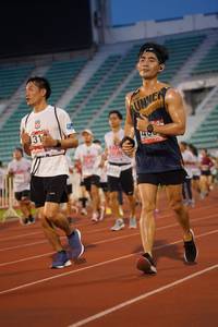 BIB: 400
                            <button type="button" onclick="openModal(6109889)" class="btn btn-primary btn-sm float-right btn-popup" data-toggle="modal" data-target=".modal-high-quality">
                        <i class="fas fa-shopping-cart"></i> Add to Cart
                    </button>
                                            <button type="button" onclick="isThisMe(6109889, true)" class="btn btn-success btn-sm float-right btn-popup btn-isme hidden" data-toggle="tooltip" data-placement="bottom" title="นี่คือรูปของคุณใช่ไหม คลิกที่นี่เพื่อเอาเข้าอัลบั้ม">
                        <i class="fas fa-plus"></i> Add to album
                    </button>
                    <button type="button" onclick="isThisMe(6109889, false)" class="btn btn-warning btn-sm float-right btn-popup btn-isnotme hidden">
                        <i class="fas fa-ban"></i> Remove from album
                    </button>