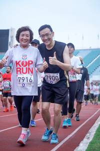 BIB: 7916, 7900, 19430
                            <button type="button" onclick="openModal(6077557)" class="btn btn-primary btn-sm float-right btn-popup" data-toggle="modal" data-target=".modal-high-quality">
                        <i class="fas fa-shopping-cart"></i> Add to Cart
                    </button>
                                            <button type="button" onclick="isThisMe(6077557, true)" class="btn btn-success btn-sm float-right btn-popup btn-isme hidden" data-toggle="tooltip" data-placement="bottom" title="นี่คือรูปของคุณใช่ไหม คลิกที่นี่เพื่อเอาเข้าอัลบั้ม">
                        <i class="fas fa-plus"></i> Add to album
                    </button>
                    <button type="button" onclick="isThisMe(6077557, false)" class="btn btn-warning btn-sm float-right btn-popup btn-isnotme hidden">
                        <i class="fas fa-ban"></i> Remove from album
                    </button>