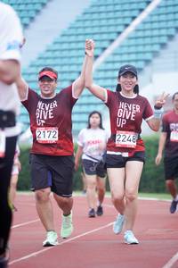 BIB: 2248, 2172
                            <button type="button" onclick="openModal(6069718)" class="btn btn-primary btn-sm float-right btn-popup" data-toggle="modal" data-target=".modal-high-quality">
                        <i class="fas fa-shopping-cart"></i> Add to Cart
                    </button>
                                            <button type="button" onclick="isThisMe(6069718, true)" class="btn btn-success btn-sm float-right btn-popup btn-isme hidden" data-toggle="tooltip" data-placement="bottom" title="นี่คือรูปของคุณใช่ไหม คลิกที่นี่เพื่อเอาเข้าอัลบั้ม">
                        <i class="fas fa-plus"></i> Add to album
                    </button>
                    <button type="button" onclick="isThisMe(6069718, false)" class="btn btn-warning btn-sm float-right btn-popup btn-isnotme hidden">
                        <i class="fas fa-ban"></i> Remove from album
                    </button>