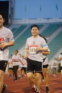 BIB: 823
                            <button type="button" onclick="openModal(6072156)" class="btn btn-primary btn-sm float-right btn-popup" data-toggle="modal" data-target=".modal-high-quality">
                        <i class="fas fa-shopping-cart"></i> Add to Cart
                    </button>
                                            <button type="button" onclick="isThisMe(6072156, true)" class="btn btn-success btn-sm float-right btn-popup btn-isme hidden" data-toggle="tooltip" data-placement="bottom" title="นี่คือรูปของคุณใช่ไหม คลิกที่นี่เพื่อเอาเข้าอัลบั้ม">
                        <i class="fas fa-plus"></i> Add to album
                    </button>
                    <button type="button" onclick="isThisMe(6072156, false)" class="btn btn-warning btn-sm float-right btn-popup btn-isnotme hidden">
                        <i class="fas fa-ban"></i> Remove from album
                    </button>