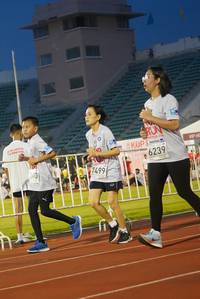 BIB: 6239, 7499
                            <button type="button" onclick="openModal(6109718)" class="btn btn-primary btn-sm float-right btn-popup" data-toggle="modal" data-target=".modal-high-quality">
                        <i class="fas fa-shopping-cart"></i> Add to Cart
                    </button>
                                            <button type="button" onclick="isThisMe(6109718, true)" class="btn btn-success btn-sm float-right btn-popup btn-isme hidden" data-toggle="tooltip" data-placement="bottom" title="นี่คือรูปของคุณใช่ไหม คลิกที่นี่เพื่อเอาเข้าอัลบั้ม">
                        <i class="fas fa-plus"></i> Add to album
                    </button>
                    <button type="button" onclick="isThisMe(6109718, false)" class="btn btn-warning btn-sm float-right btn-popup btn-isnotme hidden">
                        <i class="fas fa-ban"></i> Remove from album
                    </button>