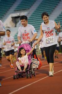 BIB: 7332, 6752
                            <button type="button" onclick="openModal(6071998)" class="btn btn-primary btn-sm float-right btn-popup" data-toggle="modal" data-target=".modal-high-quality">
                        <i class="fas fa-shopping-cart"></i> Add to Cart
                    </button>
                                            <button type="button" onclick="isThisMe(6071998, true)" class="btn btn-success btn-sm float-right btn-popup btn-isme hidden" data-toggle="tooltip" data-placement="bottom" title="นี่คือรูปของคุณใช่ไหม คลิกที่นี่เพื่อเอาเข้าอัลบั้ม">
                        <i class="fas fa-plus"></i> Add to album
                    </button>
                    <button type="button" onclick="isThisMe(6071998, false)" class="btn btn-warning btn-sm float-right btn-popup btn-isnotme hidden">
                        <i class="fas fa-ban"></i> Remove from album
                    </button>