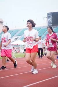 BIB: 1792
                            <button type="button" onclick="openModal(6069811)" class="btn btn-primary btn-sm float-right btn-popup" data-toggle="modal" data-target=".modal-high-quality">
                        <i class="fas fa-shopping-cart"></i> Add to Cart
                    </button>
                                            <button type="button" onclick="isThisMe(6069811, true)" class="btn btn-success btn-sm float-right btn-popup btn-isme hidden" data-toggle="tooltip" data-placement="bottom" title="นี่คือรูปของคุณใช่ไหม คลิกที่นี่เพื่อเอาเข้าอัลบั้ม">
                        <i class="fas fa-plus"></i> Add to album
                    </button>
                    <button type="button" onclick="isThisMe(6069811, false)" class="btn btn-warning btn-sm float-right btn-popup btn-isnotme hidden">
                        <i class="fas fa-ban"></i> Remove from album
                    </button>