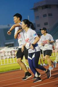 BIB: 279, 280, 7103
                            <button type="button" onclick="openModal(6109818)" class="btn btn-primary btn-sm float-right btn-popup" data-toggle="modal" data-target=".modal-high-quality">
                        <i class="fas fa-shopping-cart"></i> Add to Cart
                    </button>
                                            <button type="button" onclick="isThisMe(6109818, true)" class="btn btn-success btn-sm float-right btn-popup btn-isme hidden" data-toggle="tooltip" data-placement="bottom" title="นี่คือรูปของคุณใช่ไหม คลิกที่นี่เพื่อเอาเข้าอัลบั้ม">
                        <i class="fas fa-plus"></i> Add to album
                    </button>
                    <button type="button" onclick="isThisMe(6109818, false)" class="btn btn-warning btn-sm float-right btn-popup btn-isnotme hidden">
                        <i class="fas fa-ban"></i> Remove from album
                    </button>