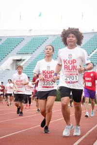 BIB: 3355, 2015, 2901, 8916, 116
                            <button type="button" onclick="openModal(6056422)" class="btn btn-primary btn-sm float-right btn-popup" data-toggle="modal" data-target=".modal-high-quality">
                        <i class="fas fa-shopping-cart"></i> Add to Cart
                    </button>
                                            <button type="button" onclick="isThisMe(6056422, true)" class="btn btn-success btn-sm float-right btn-popup btn-isme hidden" data-toggle="tooltip" data-placement="bottom" title="นี่คือรูปของคุณใช่ไหม คลิกที่นี่เพื่อเอาเข้าอัลบั้ม">
                        <i class="fas fa-plus"></i> Add to album
                    </button>
                    <button type="button" onclick="isThisMe(6056422, false)" class="btn btn-warning btn-sm float-right btn-popup btn-isnotme hidden">
                        <i class="fas fa-ban"></i> Remove from album
                    </button>