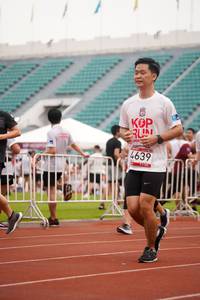 BIB: 4639
                            <button type="button" onclick="openModal(6046257)" class="btn btn-primary btn-sm float-right btn-popup" data-toggle="modal" data-target=".modal-high-quality">
                        <i class="fas fa-shopping-cart"></i> Add to Cart
                    </button>
                                            <button type="button" onclick="isThisMe(6046257, true)" class="btn btn-success btn-sm float-right btn-popup btn-isme hidden" data-toggle="tooltip" data-placement="bottom" title="นี่คือรูปของคุณใช่ไหม คลิกที่นี่เพื่อเอาเข้าอัลบั้ม">
                        <i class="fas fa-plus"></i> Add to album
                    </button>
                    <button type="button" onclick="isThisMe(6046257, false)" class="btn btn-warning btn-sm float-right btn-popup btn-isnotme hidden">
                        <i class="fas fa-ban"></i> Remove from album
                    </button>