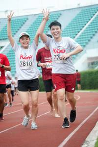 BIB: 770, 7810, 464
                            <button type="button" onclick="openModal(6077661)" class="btn btn-primary btn-sm float-right btn-popup" data-toggle="modal" data-target=".modal-high-quality">
                        <i class="fas fa-shopping-cart"></i> Add to Cart
                    </button>
                                            <button type="button" onclick="isThisMe(6077661, true)" class="btn btn-success btn-sm float-right btn-popup btn-isme hidden" data-toggle="tooltip" data-placement="bottom" title="นี่คือรูปของคุณใช่ไหม คลิกที่นี่เพื่อเอาเข้าอัลบั้ม">
                        <i class="fas fa-plus"></i> Add to album
                    </button>
                    <button type="button" onclick="isThisMe(6077661, false)" class="btn btn-warning btn-sm float-right btn-popup btn-isnotme hidden">
                        <i class="fas fa-ban"></i> Remove from album
                    </button>