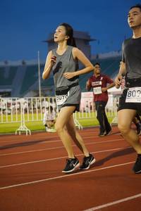 BIB: 870, 096
                            <button type="button" onclick="openModal(6109840)" class="btn btn-primary btn-sm float-right btn-popup" data-toggle="modal" data-target=".modal-high-quality">
                        <i class="fas fa-shopping-cart"></i> Add to Cart
                    </button>
                                            <button type="button" onclick="isThisMe(6109840, true)" class="btn btn-success btn-sm float-right btn-popup btn-isme hidden" data-toggle="tooltip" data-placement="bottom" title="นี่คือรูปของคุณใช่ไหม คลิกที่นี่เพื่อเอาเข้าอัลบั้ม">
                        <i class="fas fa-plus"></i> Add to album
                    </button>
                    <button type="button" onclick="isThisMe(6109840, false)" class="btn btn-warning btn-sm float-right btn-popup btn-isnotme hidden">
                        <i class="fas fa-ban"></i> Remove from album
                    </button>