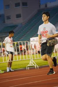 BIB: 316
                            <button type="button" onclick="openModal(6109780)" class="btn btn-primary btn-sm float-right btn-popup" data-toggle="modal" data-target=".modal-high-quality">
                        <i class="fas fa-shopping-cart"></i> Add to Cart
                    </button>
                                            <button type="button" onclick="isThisMe(6109780, true)" class="btn btn-success btn-sm float-right btn-popup btn-isme hidden" data-toggle="tooltip" data-placement="bottom" title="นี่คือรูปของคุณใช่ไหม คลิกที่นี่เพื่อเอาเข้าอัลบั้ม">
                        <i class="fas fa-plus"></i> Add to album
                    </button>
                    <button type="button" onclick="isThisMe(6109780, false)" class="btn btn-warning btn-sm float-right btn-popup btn-isnotme hidden">
                        <i class="fas fa-ban"></i> Remove from album
                    </button>