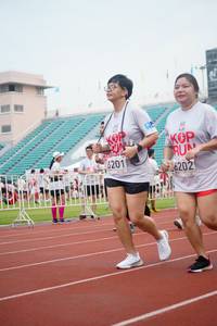 BIB: 6201, 6202
                            <button type="button" onclick="openModal(6069681)" class="btn btn-primary btn-sm float-right btn-popup" data-toggle="modal" data-target=".modal-high-quality">
                        <i class="fas fa-shopping-cart"></i> Add to Cart
                    </button>
                                            <button type="button" onclick="isThisMe(6069681, true)" class="btn btn-success btn-sm float-right btn-popup btn-isme hidden" data-toggle="tooltip" data-placement="bottom" title="นี่คือรูปของคุณใช่ไหม คลิกที่นี่เพื่อเอาเข้าอัลบั้ม">
                        <i class="fas fa-plus"></i> Add to album
                    </button>
                    <button type="button" onclick="isThisMe(6069681, false)" class="btn btn-warning btn-sm float-right btn-popup btn-isnotme hidden">
                        <i class="fas fa-ban"></i> Remove from album
                    </button>